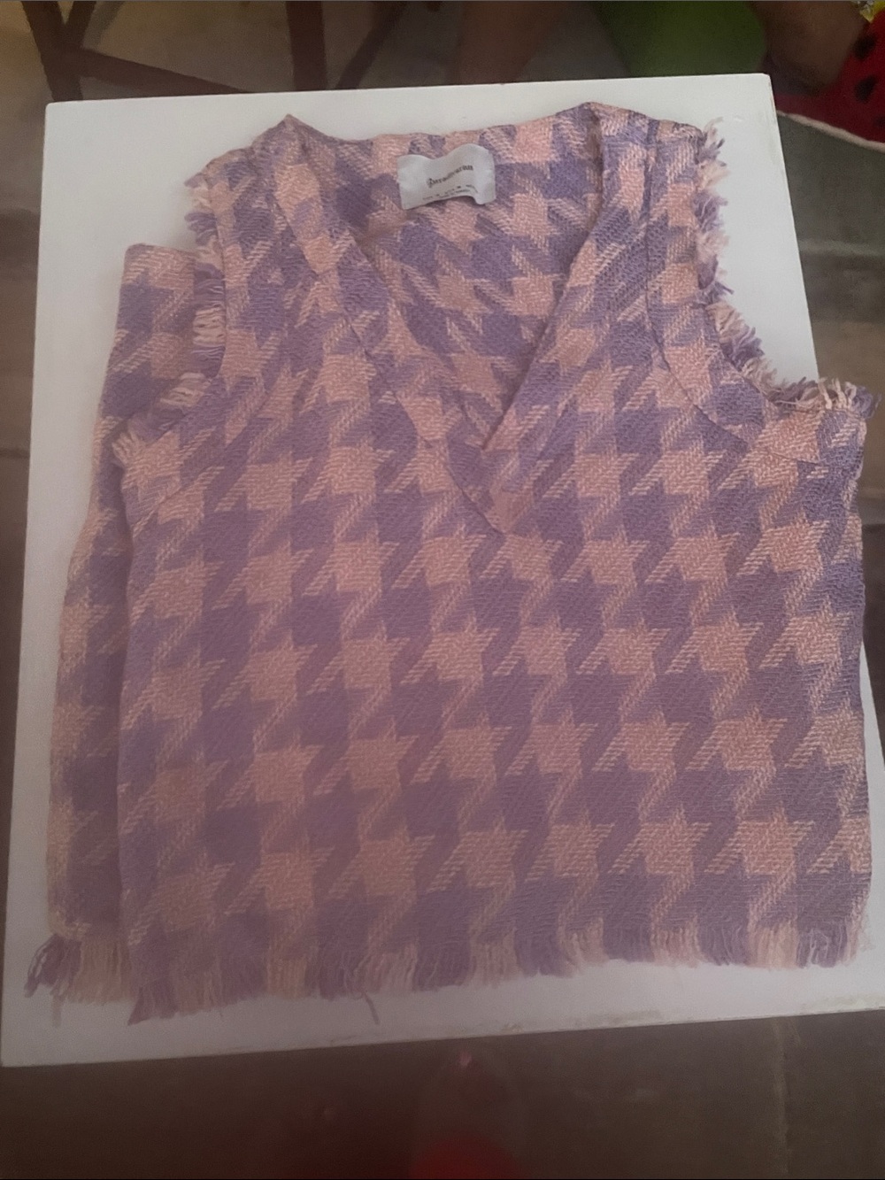 stradivarius Lavender and Pink Houndstooth Sleeveless V-Neck Knit Top
